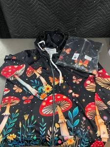 lot 66 image: 2 X Womens Jacket - Mushroom & Butterfly Floral Print, Black, XL