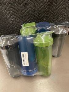 lot 85 image: Hydra Cup 3 Pack 45 oz Jumbo Shaker Bottles
