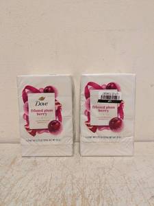 lot 50 image: 2 NEW DOVE FROSTED PLUM BERRY LIMITED EDITION BEAUTY BAR SOAP 4-PK