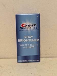 lot 80 image: NEW CREST 3D WHITE STRIPS 6PK