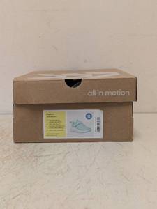 lot 141 image: NEW ALL IN MOTION PEYTON KIDS SNEAKER SIZE 12 MINT GREEN