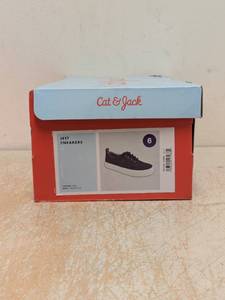 lot 144 image: NEW CAT & JACK KIDS JETT SNEAKERS SIZE 6 BLUE
