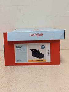 lot 150 image: NEW CAT & JACK KIDS MAGNUS BOOTS SIZE 12 NAVY