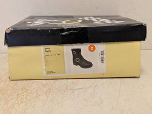 lot 159 image: NEW ART CLASS KIDS PERRY BOOTS SIZE 2 BLACK