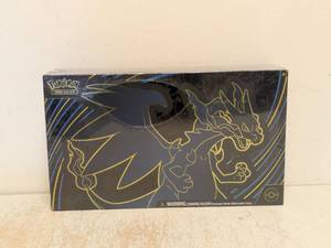 lot 200 image: NEW POKMON TRADING CARD GAME