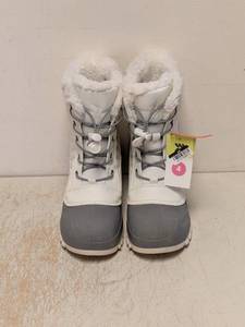 lot 171 image: KIDS BOOTS SIZE 4 CREAM SKYLAR