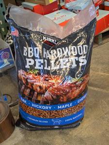 lot 203 image: KIRKLAND SIGNATURE BBQ HARDWOOD PELLETS