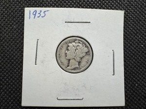 lot 98 image: 1935 Silver Mercury Dime