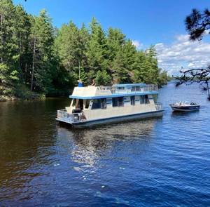 36' Houseboat (2-3 guests) May 8-11th, 2026