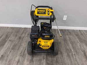 lot 7 image: DeWalt DXPW3400PR  3400 PSI 2.5 GPM Gas Pressure Washer with PressuReady, 20V 4Ah Battery (Battery-Operated Electric Starting, Slightly Used)