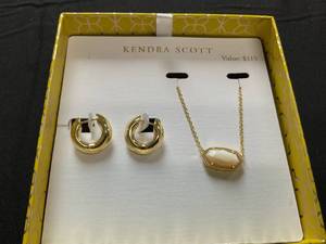lot 18 image: Kendra Scott Elisa Mikki Huggie Hoops & Necklace Set