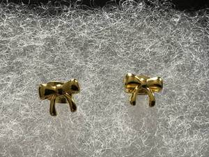 lot 307 image: Dainty Gold Bow Stud Earrings