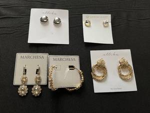 lot 313 image: LOT OF 5 Womens Earrings (Marchesa Dangle Earrings Missing Back, Kendra Scotts Used)