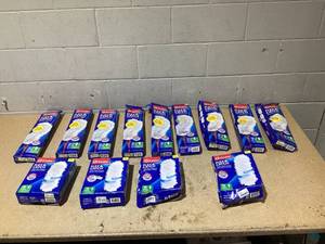 lot 141 image: LOT OF 13 O-Cedar Flex& Catch Heavy Duty Dusting & Refills