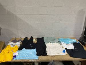 lot 324 image: LOT OF 16 Womens Size X-Small Clothing