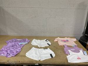 lot 331 image: LOT OF 6 Girls Size Medium Clothing