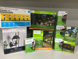 lot 374 image: LOT OF 10 Outdoor Lights