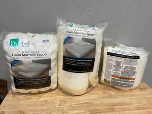 lot 370 image: LOT OF 3 Twin Twin XL & Queen Foam Mattress Toppers