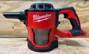 lot 1 image: Milwaukee Compact Vacuum Cat No. 0882-20 (Tool Only)