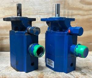 lot 82 image: Hydraulic Pump lot of 2