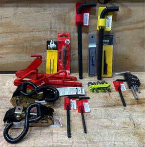 lot 183 image: Random lot of 15