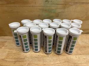 lot 203 image: Lamotte Test ,3 in L,200 to 1,500 ppm QAC (lot of 17)