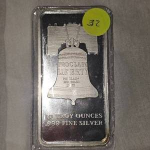 lot 32 image: SD Boullion We the People 10oz, t, .999 Fine Silver Bar