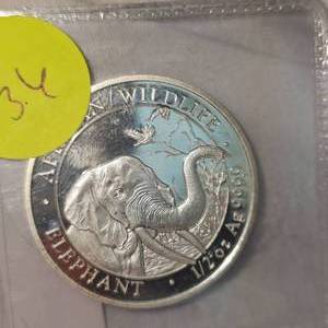 lot 36 image: 2018 Elephant 12 oz Silver, .9999 African Wildlife