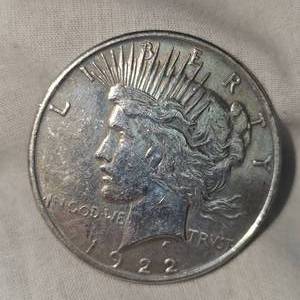 lot 63 image: 1922 Peace Dollar $1, VF