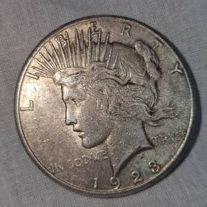 lot 65 image: 1923 Peace Dollar $1