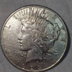 lot 68 image: 1923 S Peace Dollar $1