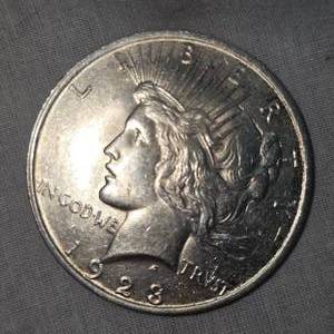 lot 75 image: 1923 Peace Dollar $1 AU