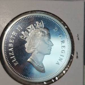 lot 98 image: 2001 Canada Silver $1 Unc