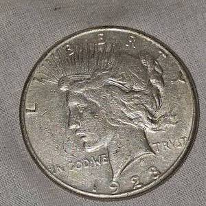 lot 77 image: 1923 S Peace Dollar $1