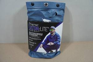 lot 24 image: Frogg Toggs Ultra-Lite Rain Suit - Small