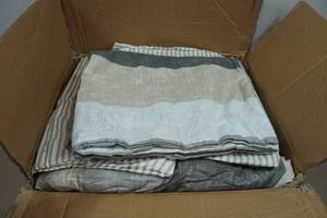 lot 38 image: California King Bed Set