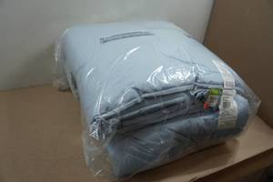 lot 48 image: 2-Piece Bed Set -Twin