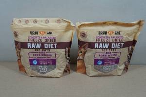 lot 141 image: 2 Boss Pro Bites with Tripe Pork Dog and Cat Treats