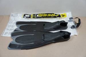 lot 160 image: Cressi Agua Adult Fins - 4344, 8.59.5