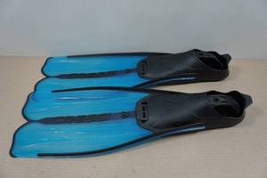 lot 162 image: Cressi Rondinella Adult Fins - 12-13, 4748