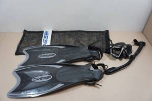 lot 164 image: Cressi Adult Rondine Palau Fin Snorkel Set - Fin Size LXL