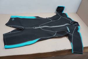 lot 190 image: Cressi Lido Womens 2mm Wetsuit - L4