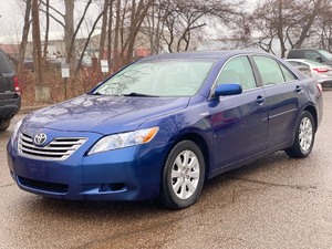 lot 8 image: 2007 TOYOTA CAMRY HYBRID 2 Owner  No Accidents (NO RESERVE)
