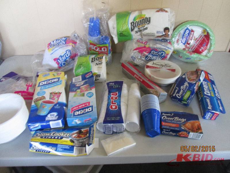 lot 34 image: Lot of paper goods, damaged packagi...