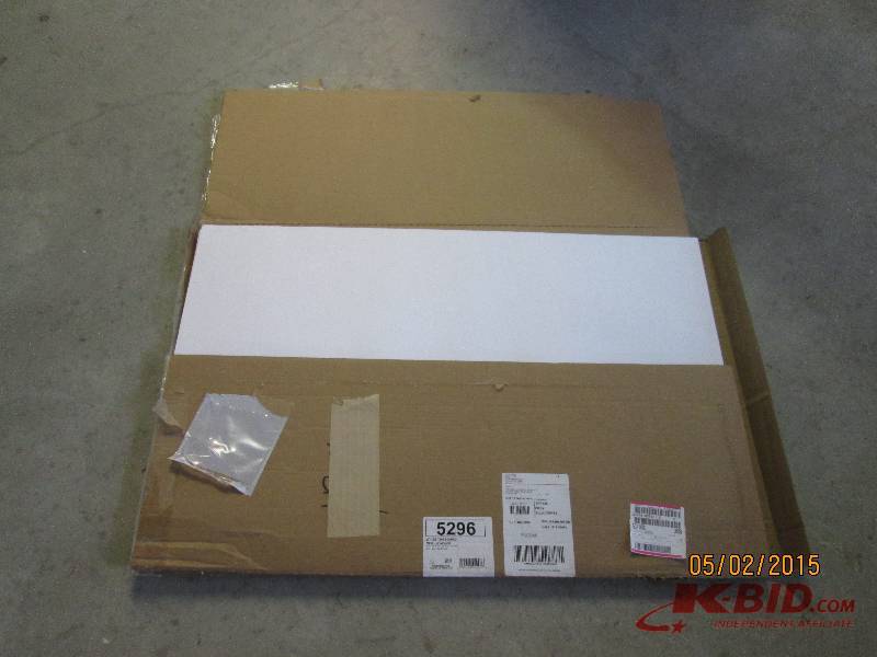 lot 48 image: 100 sheets of white tagboard, 24 x ...
