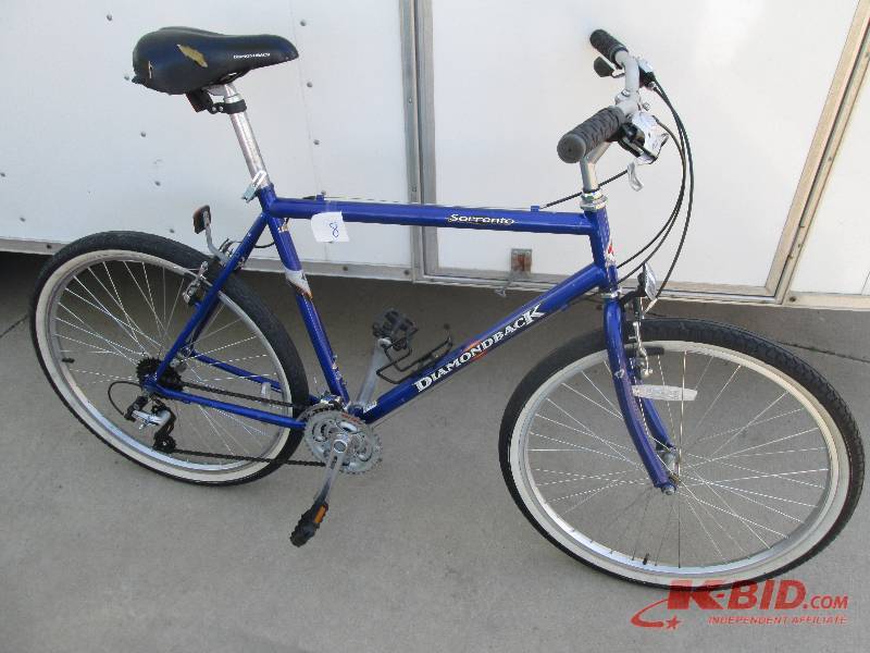 lot 8 image: Sorento Diamondback 21 speed bike...
