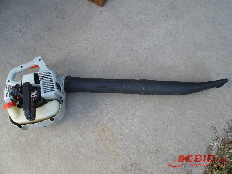 lot 57 image: Echo gas powered leaf blower...