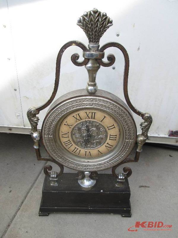 lot 62 image: decorative battery operated clock s...