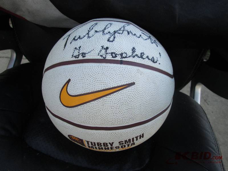 lot 68 image: Autographed basketball Tubby Smith...