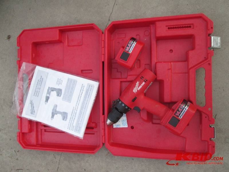 lot 96 image: Milwalkee drill with 2 batteries no...